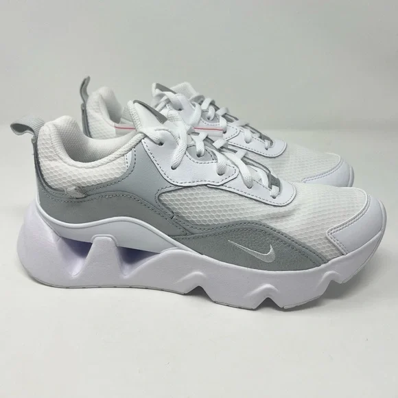 Nike Women RYX 365 II White / Metallic Platinum Sneaker Women’s size 8 - Picture 5 of 8
